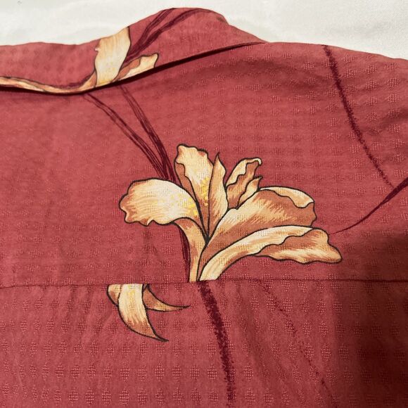 2 Tommy Bahama 100% SILK Sleeveless Hawaiian Shirt Floral Tropical Button S - Picture 9 of 16